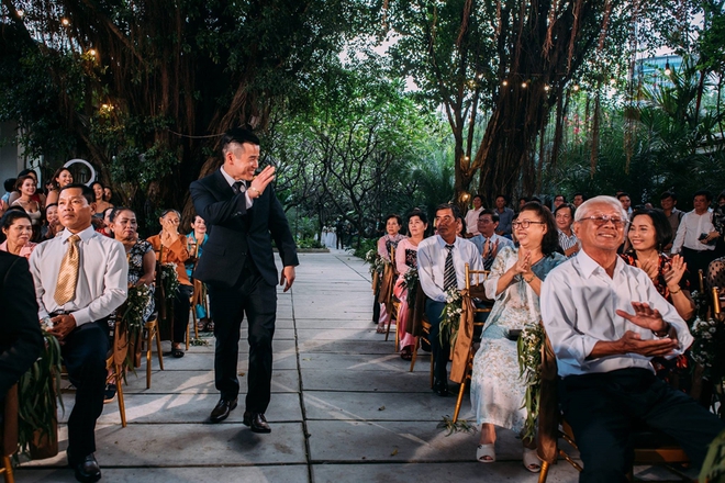 Cặp đôi Việt kiều đem nơm cá, quang gánh, xích lô kiểu xin một vé đi tuổi thơ vào tiệc cưới sang chảnh - Ảnh 4.