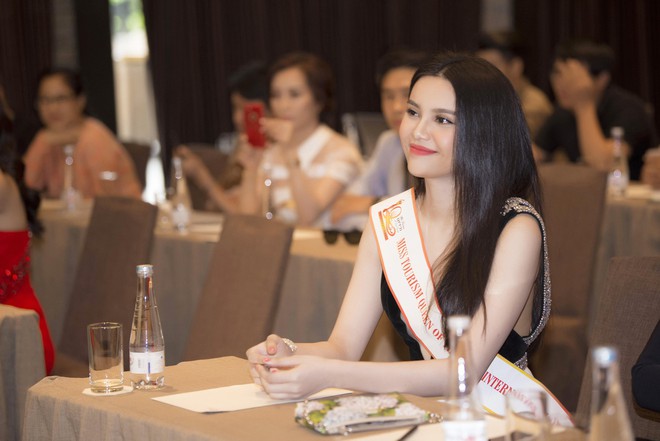 Sau lùm xùm của HH Lê Âu Ngân Anh, Á hậu 1 HH Đại dương được chọn đi thi Nữ hoàng Du lịch Quốc tế - Ảnh 2. Sau lùm xùm của HH Lê Âu Ngân Anh, Á hậu 1 HH Đại dương được chọn đi thi Nữ hoàng Du lịch Quốc tế - Ảnh 2.