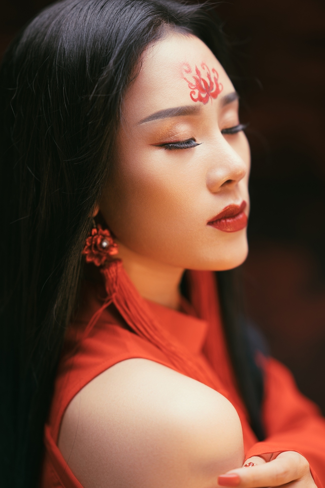 Vợ xinh như hotgirl của ca sĩ Việt Hoàn đẹp ma mị, hoang hoải trong tạo hình mới - Ảnh 3.