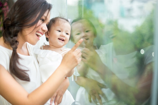 Phương Vy tươi tắn diện trang phục đôi cùng con gái - Ảnh 10. Phương Vy tươi tắn diện trang phục đôi cùng con gái - Ảnh 10.