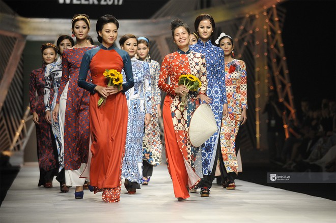 Thì ra, đây là 6 tuyệt chiêu giúp Ngô Thanh Vân trở thành tâm điểm sáng nhất Vietnam International Fashion Week - Ảnh 3.