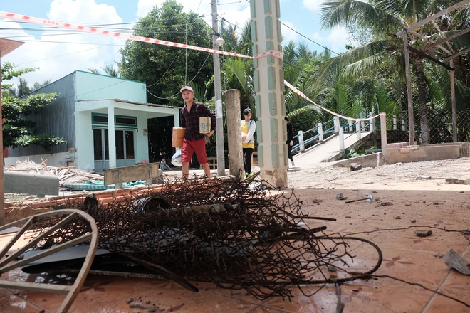 Vụ sạt lở 6 ngôi nhà kinh hoàng ở Nhà Bè: Chỉ kịp ôm con mà chạy lúc nửa đêm - Ảnh 11.