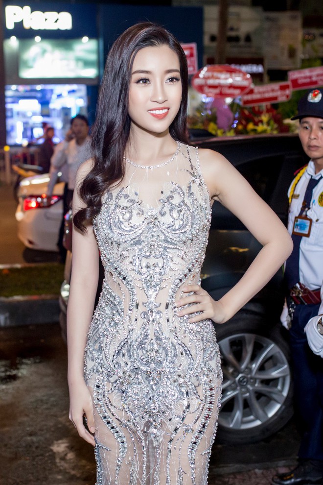 Hoa hậu Đỗ Mỹ Linh tươi tắn hội ngộ MC Phan Anh sau khi trở về từ Miss World - Ảnh 1.