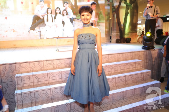 Miu Lê lạ mắt với tóc siêu ngắn, Hoàng Yến Chibi ấn tượng với style cổ điển - Ảnh 1. Miu Lê lạ mắt với tóc siêu ngắn, Hoàng Yến Chibi ấn tượng với style cổ điển - Ảnh 1.