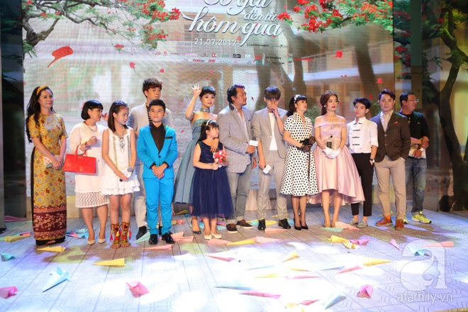 Miu Lê lạ mắt với tóc siêu ngắn, Hoàng Yến Chibi ấn tượng với style cổ điển - Ảnh 19. Miu Lê lạ mắt với tóc siêu ngắn, Hoàng Yến Chibi ấn tượng với style cổ điển - Ảnh 19.