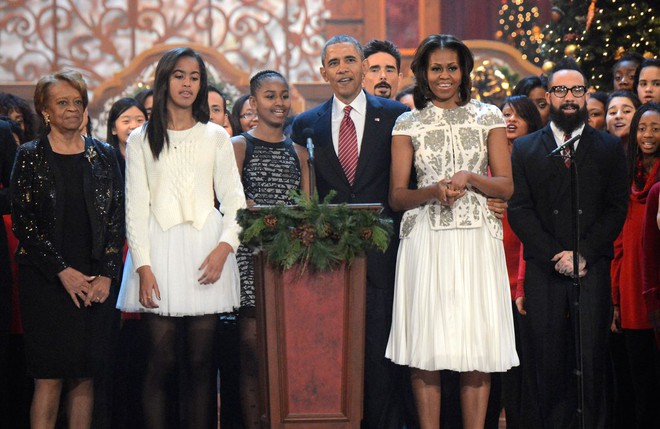Phong cách thời trang của con gái lớn cựu Tổng thống Obama đúng là bản sao hoàn hảo của mẹ - Ảnh 11.