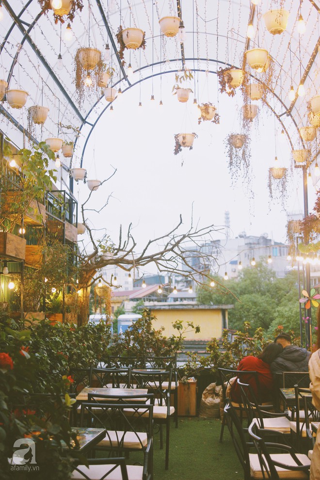 5 quán cafe vừa ấm cúng, vừa đẹp long lanh nên đến ngay trong mùa Giáng sinh - Ảnh 40. 5 quán cafe vừa ấm cúng, vừa đẹp long lanh nên đến ngay trong mùa Giáng sinh - Ảnh 40.