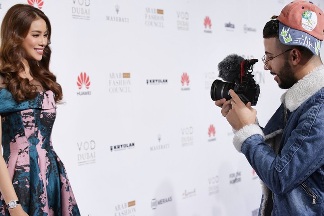 Phạm Hương và Minh Hằng đẹp bất phân thắng bại trên thảm đỏ Arab Fashion Week - Ảnh 6.
