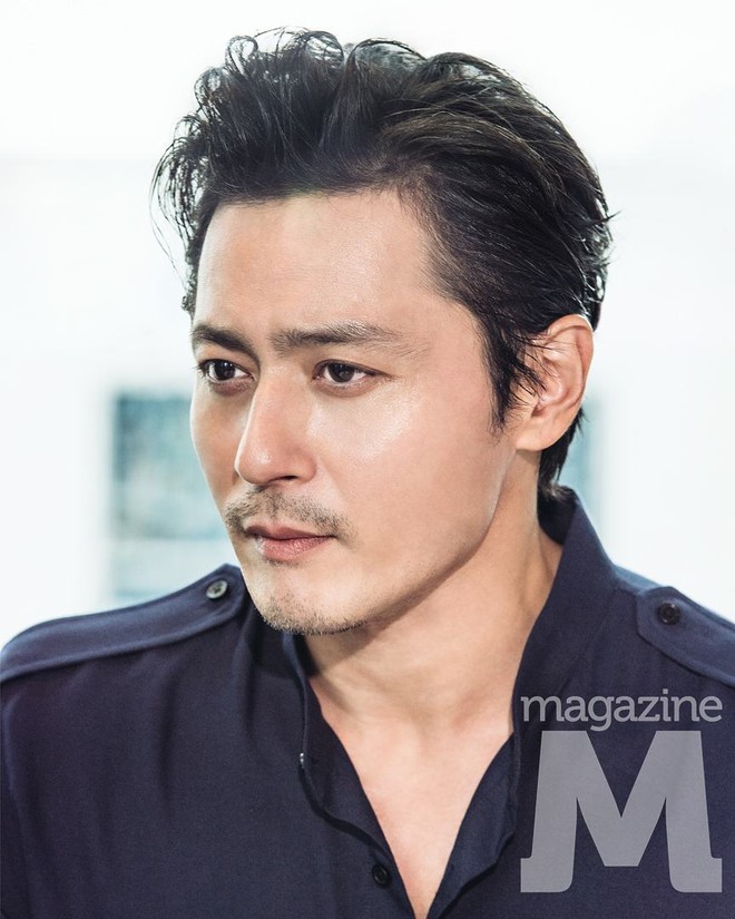 Phim mới của Lee Jong Suk, Jang Dong Gun thống trị phòng vé, dàn sao điển trai ngời ngời trên tạp chí - Ảnh 4.