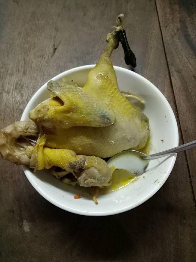 Âm mưu đằng sau nồi gà hầm chồng đi làm về bắt vợ ăn hết và lý do khiến cô vợ trẻ lặng lẽ khóc - Ảnh 2. Âm mưu đằng sau nồi gà hầm chồng đi làm về bắt vợ ăn hết và lý do khiến cô vợ trẻ lặng lẽ khóc - Ảnh 2.