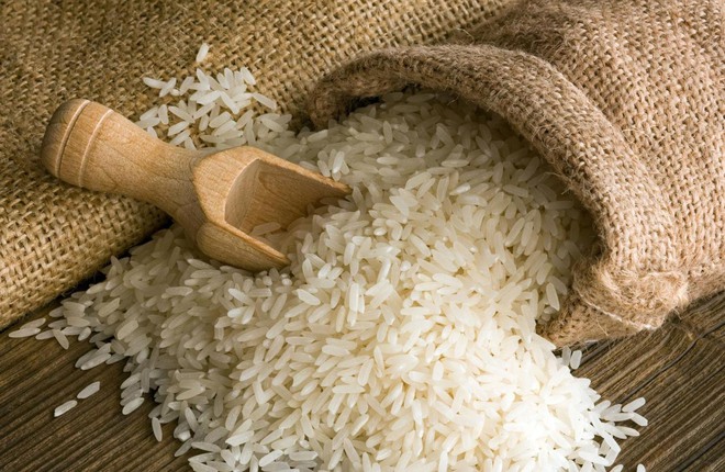 Mua gạo phải chọn thật kỹ, thấy gạo như thế này thì đừng mua - Ảnh 1.