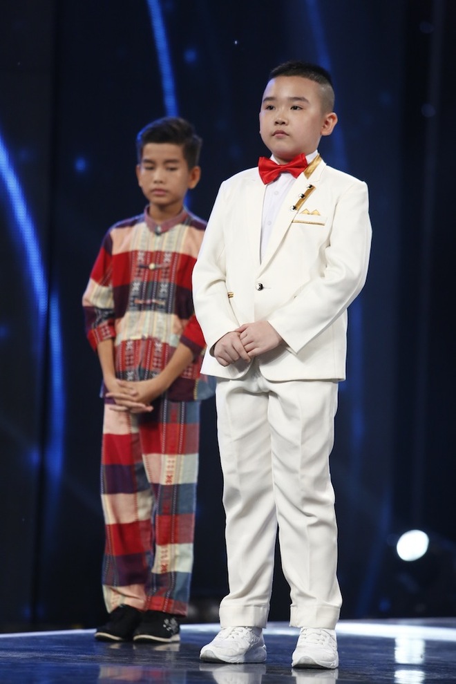 Isaac nhắc khéo Văn Mai Hương quá khó tính vì chê bai cậu bé nói nhiều nhất Idol Kids - Ảnh 2.