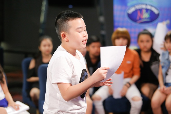 Hết bày trò trên ghế nóng, Bích Phương lại hài hước dụ thí sinh Idol Kids bằng trà sữa - Ảnh 3.