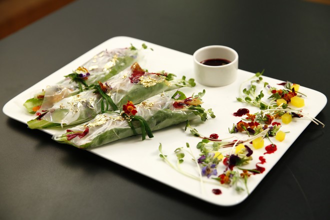 Chê Lý Quý Khánh diêm dúa, Lại Thanh Hương bị loại ngay vòng đầu Vua đầu bếp Việt - Ảnh 5. Chê Lý Quý Khánh diêm dúa, Lại Thanh Hương bị loại ngay vòng đầu Vua đầu bếp Việt - Ảnh 5.
