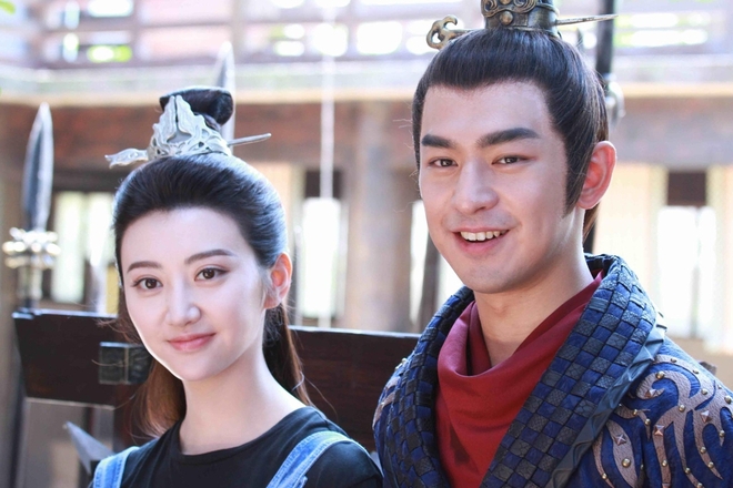 Đệ nhất mỹ nữ Cảnh Điềm bất ngờ cặp kè chồng hờ của Song Ji Hyo - Ảnh 8.
