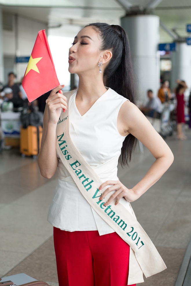 Hoa khôi Nam Em váy trắng giản dị khi đưa Hà Thu đi thi Hoa hậu Trái đất - Ảnh 8.