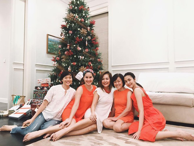 Tăng Thanh Hà xinh đẹp với váy đỏ vui Giáng sinh sớm cùng hội bạn thân - Ảnh 3.