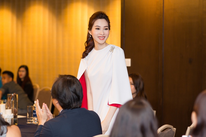 Hoa hậu Đặng Thu Thảo xuất hiện rạng rỡ sau khi công bố tin kết hôn - Ảnh 4.