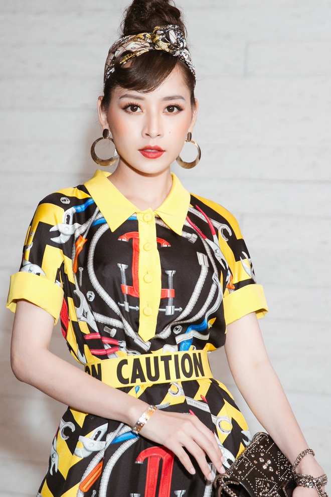 Chi Pu diện cả cây đồ hiệu đụng hàng với Phạm Hương tại Elle Style Award 2017 - Ảnh 1.