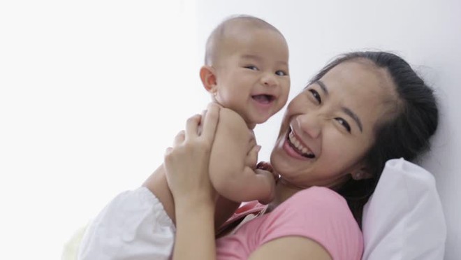Đừng tin nếu ai đó nói với bạn “luôn có cách để bạn trở thành cha mẹ tốt hơn!” - Ảnh 1. Đừng tin nếu ai đó nói với bạn “luôn có cách để bạn trở thành cha mẹ tốt hơn!” - Ảnh 1.