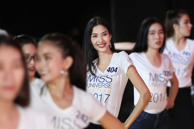 Lộ diện các thí sinh con cưng của Hoa hậu Hoàn vũ Việt Nam 2017 - Ảnh 9. Lộ diện các thí sinh con cưng của Hoa hậu Hoàn vũ Việt Nam 2017 - Ảnh 9.