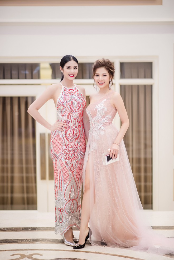 Hoa hậu Phan Hoàng Thu diện váy dài 2m, đọ sắc cùng Hoa hậu Ngọc Hân - Ảnh 4.