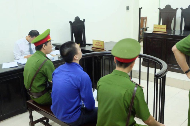 Cao Mạnh Hùng nhận mức án 24 tháng tù giam, bồi thường hơn 20 triệu đồng vì tội dâm ô trẻ em - Ảnh 3.