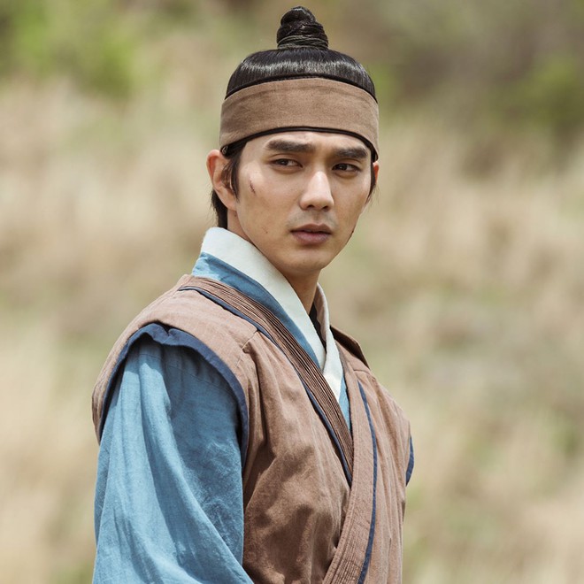 Yoo Seung Ho chết đi sống lại như phim, gặp lại Kim So Hyun sau 5 năm xa cách - Ảnh 7.