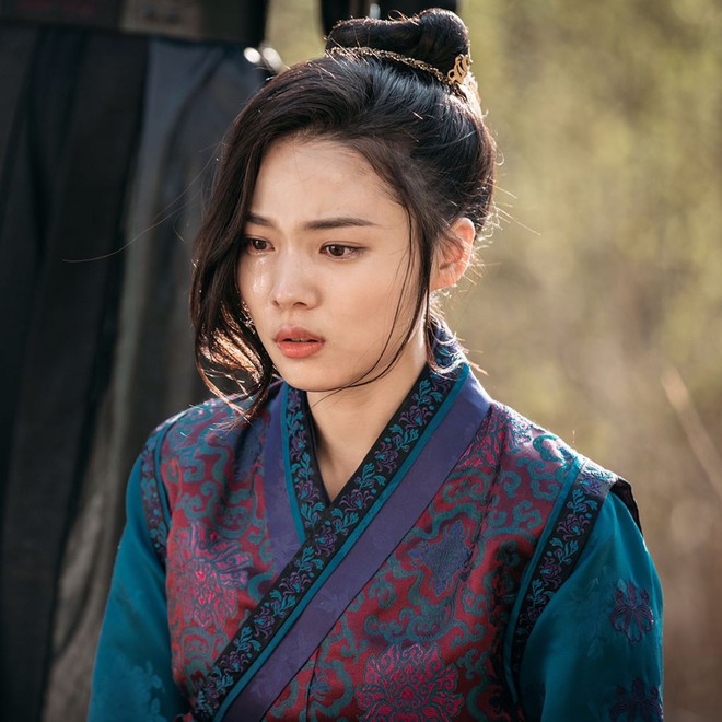 Yoo Seung Ho chết đi sống lại như phim, gặp lại Kim So Hyun sau 5 năm xa cách - Ảnh 3.