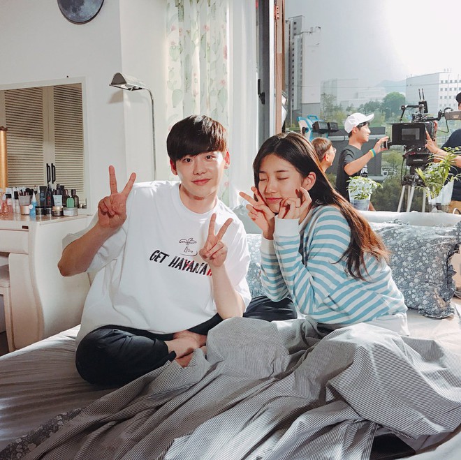 Phim của Suzy, Lee Jong Suk đóng máy, tiết lộ những hình ảnh khiến fan phấn khích - Ảnh 4.