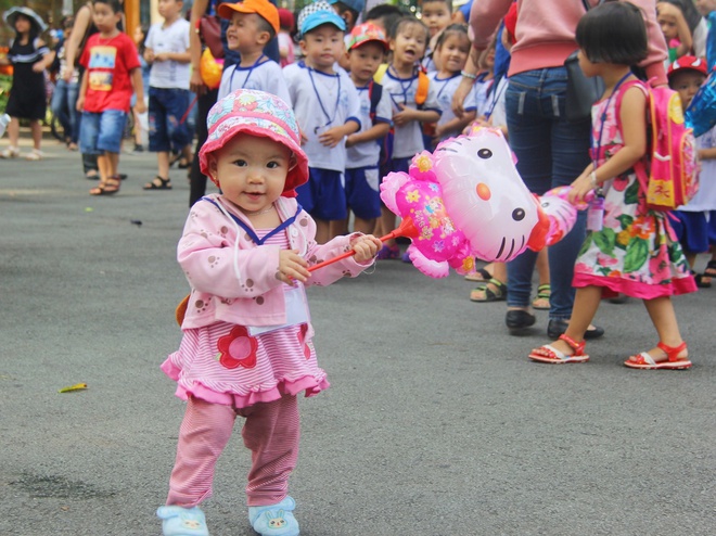 Miễn phí vé vào cổng, Thảo Cầm Viên chật kín người dịp Quốc tế Thiếu nhi - Ảnh 5.