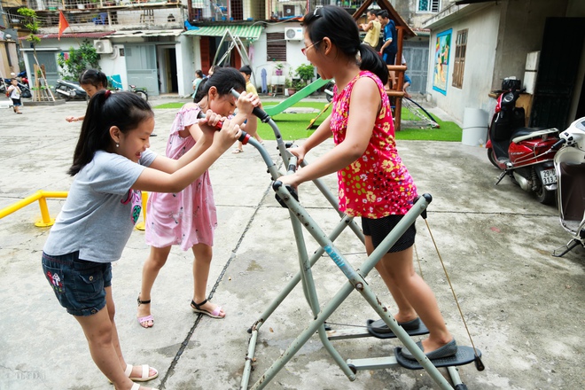 Khu đất bỏ hoang 20 năm bỗng trở thành sân chơi hiện đại cho trẻ nhỏ vui đùa - Ảnh 10.