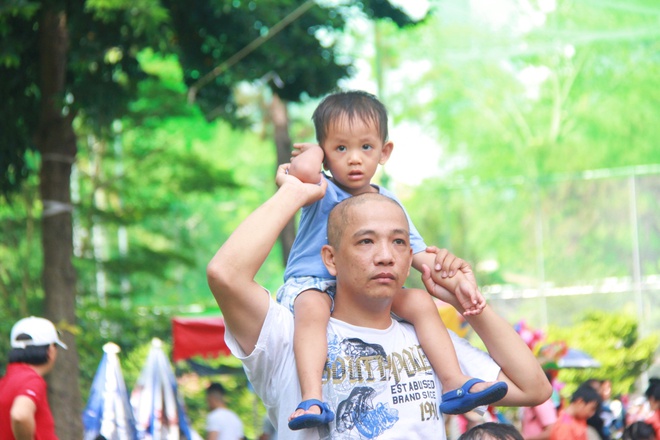 Miễn phí vé vào cổng, Thảo Cầm Viên chật kín người dịp Quốc tế Thiếu nhi - Ảnh 15. Miễn phí vé vào cổng, Thảo Cầm Viên chật kín người dịp Quốc tế Thiếu nhi - Ảnh 15.