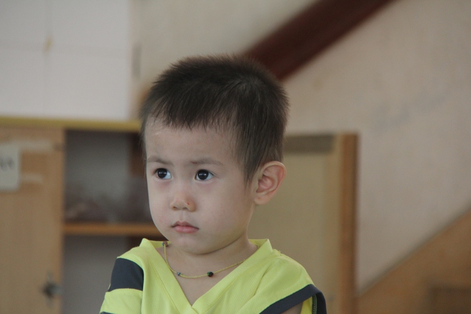Đã có một phụ nữ nhận là mẹ của bé trai 2 tuổi nghi bị bỏ rơi trước cổng BV Từ Dũ - Ảnh 1. Đã có một phụ nữ nhận là mẹ của bé trai 2 tuổi nghi bị bỏ rơi trước cổng BV Từ Dũ - Ảnh 1.