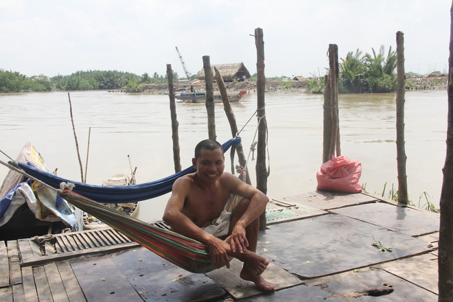 Sống bất an bên bờ sông sạt lở, đến đám cưới con gái mẹ già cũng không dám tổ chức  - Ảnh 8.