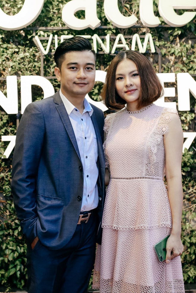 &Ocirc;ng x&atilde; t&igrave;nh cảm hộ tống V&acirc;n Trang đi sự kiện - Ảnh 3.