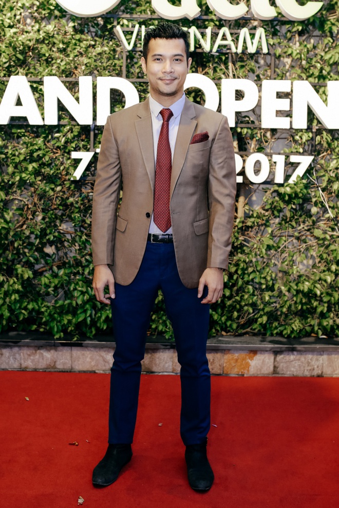 &Ocirc;ng x&atilde; t&igrave;nh cảm hộ tống V&acirc;n Trang đi sự kiện - Ảnh 7.