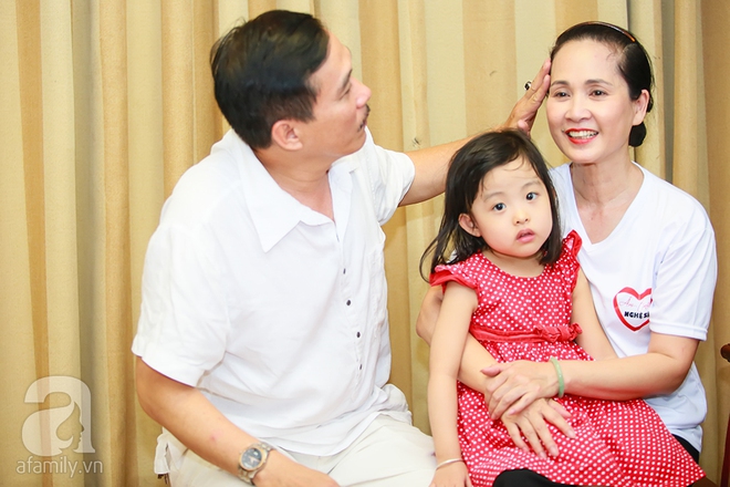 Mẹ chồng Lan Hương được chồng chăm sóc ân cần tại sự kiện - Ảnh 5.