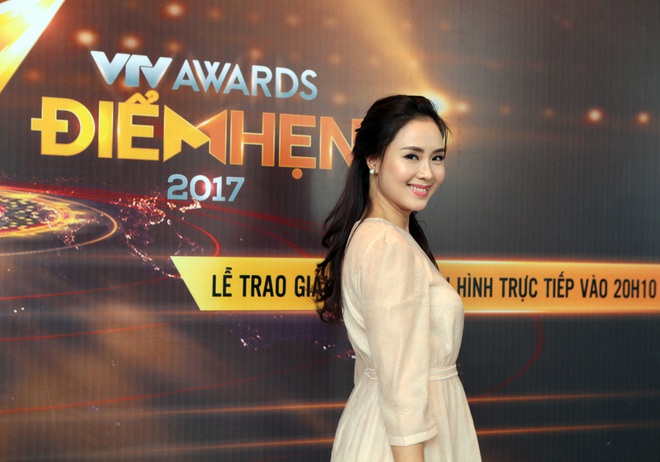 Nàng dâu Bảo Thanh bất ngờ đối đầu với mẹ chồng Lan Hương tại VTV Awards 2017 - Ảnh 2.