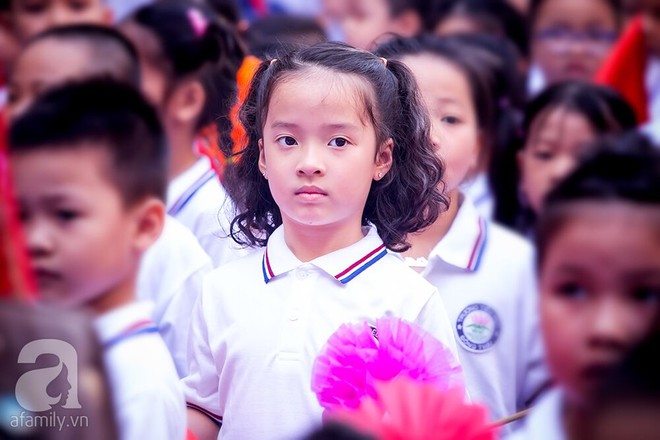 Bé Nhím - con gái diễn viên Hồng Đăng đáng yêu tan chảy trong ngày khai trường đầu tiên - Ảnh 7.