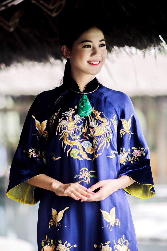 Á hậu Thanh Tú diện áo dài trăm triệu đọ sắc bên Hoa hậu Ngọc Hân - Ảnh 4.