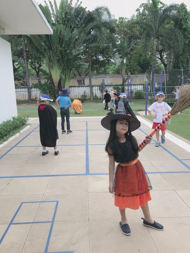 Soi nhất cử nhất động của sao Việt (31/10) - Ảnh 8.