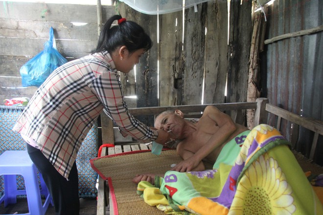 Chồng chết vì tai nạn, người mẹ trẻ nuốt nước mắt nuôi con nhỏ, đau đớn nhìn bố mẹ già bệnh tật không tiền chữa - Ảnh 6. Chồng chết vì tai nạn, người mẹ trẻ nuốt nước mắt nuôi con nhỏ, đau đớn nhìn bố mẹ già bệnh tật không tiền chữa - Ảnh 6.