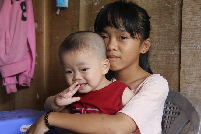 Chồng chết vì tai nạn, người mẹ trẻ nuốt nước mắt nuôi con nhỏ, đau đớn nhìn bố mẹ già bệnh tật không tiền chữa - Ảnh 5. Chồng chết vì tai nạn, người mẹ trẻ nuốt nước mắt nuôi con nhỏ, đau đớn nhìn bố mẹ già bệnh tật không tiền chữa - Ảnh 5.
