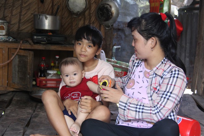 Chồng chết vì tai nạn, người mẹ trẻ nuốt nước mắt nuôi con nhỏ, đau đớn nhìn bố mẹ già bệnh tật không tiền chữa - Ảnh 16. Chồng chết vì tai nạn, người mẹ trẻ nuốt nước mắt nuôi con nhỏ, đau đớn nhìn bố mẹ già bệnh tật không tiền chữa - Ảnh 16.
