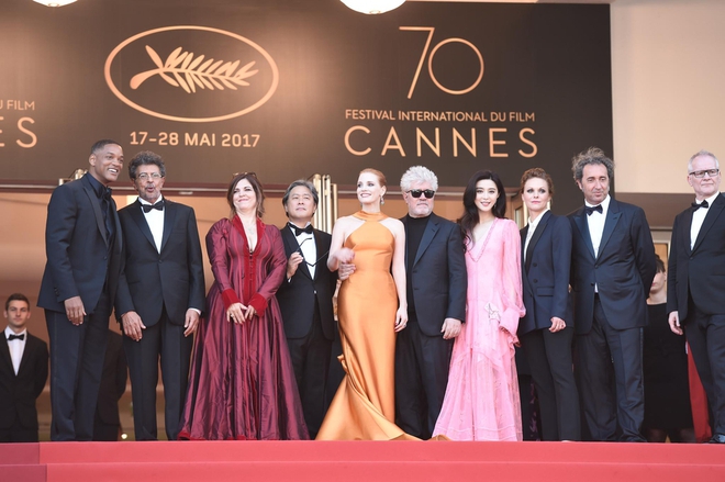 Phạm Băng Băng bị chê diện váy như đồ ngủ giữa dàn sao lộng lẫy tại thảm đỏ LHP Cannes - Ảnh 1.