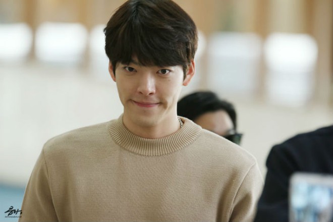 Trước khi phát hiện mắc ung thư, Kim Woo Bin bị chảy máu mũi thường xuyên và giấu bố mẹ về bệnh tình - Ảnh 1.