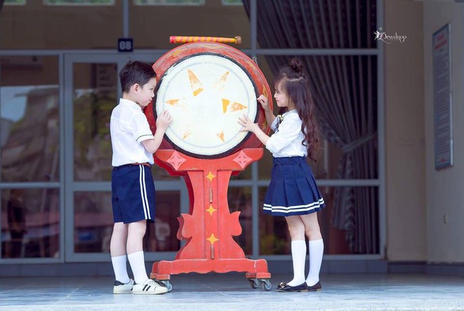 Sau kỷ yếu mẫu giáo, Hoa khôi nhí Tuyên Quang lại khiến dân mạng sục sôi với bộ ảnh “Tạm biệt lớp 1” - Ảnh 6. Sau kỷ yếu mẫu giáo, Hoa khôi nhí Tuyên Quang lại khiến dân mạng sục sôi với bộ ảnh “Tạm biệt lớp 1” - Ảnh 6.