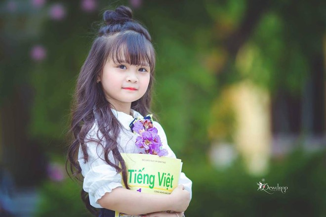 Sau kỷ yếu mẫu giáo, Hoa khôi nhí Tuyên Quang lại khiến dân mạng sục sôi với bộ ảnh “Tạm biệt lớp 1” - Ảnh 35. Sau kỷ yếu mẫu giáo, Hoa khôi nhí Tuyên Quang lại khiến dân mạng sục sôi với bộ ảnh “Tạm biệt lớp 1” - Ảnh 35.
