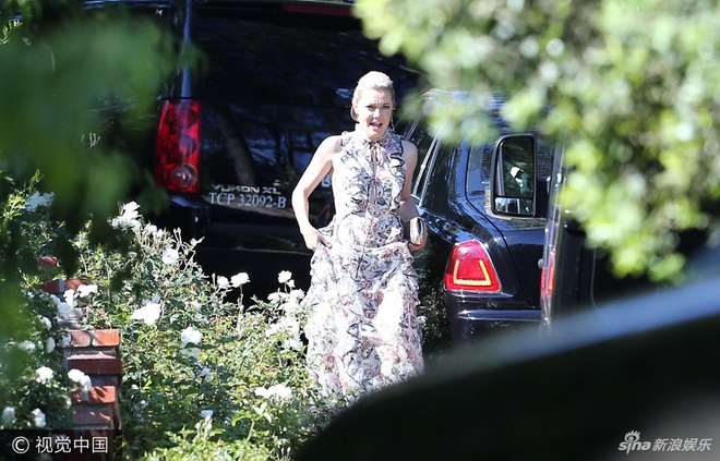 Rò rỉ hình ảnh khách mời trong đám cưới nhỏ lãng mạn của Miranda Kerr  - Ảnh 4.
